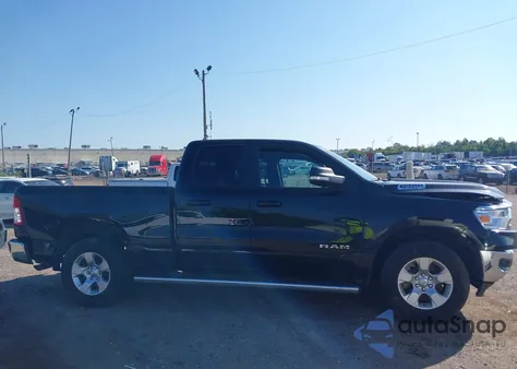 2022 Ram 1500 Big Horn Quad Cab 4X4 6'4 Box z USA, uszkodzony, nr VIN 1C6RRFBG7NN480453